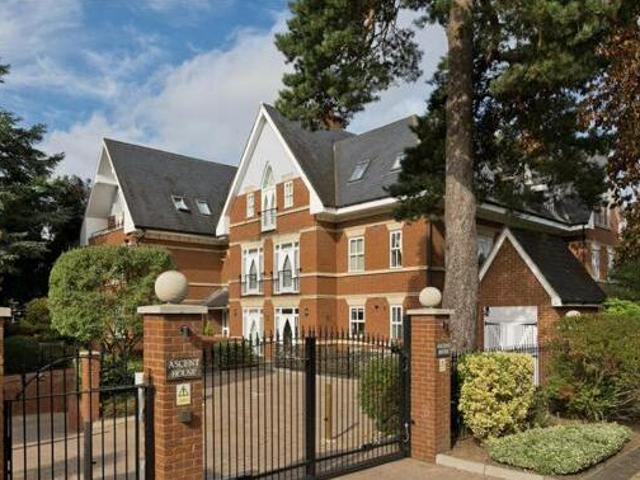 House for sale in Weybridge, Elmbridge