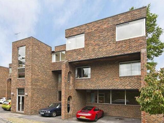 House for sale in Weybridge, Elmbridge