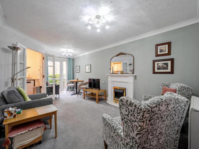 Apartment for sale in Erith, Greater London
