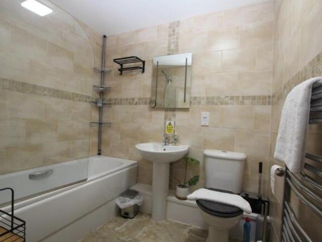 Apartment for sale in South Lane, West Yorkshire