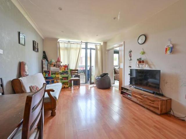 Apartment for sale in Watford, Hertfordshire