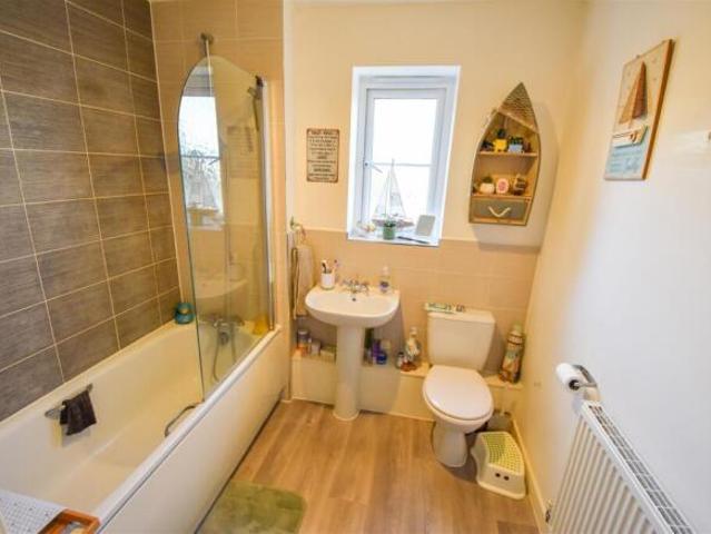 Apartment for sale in Navestock Side