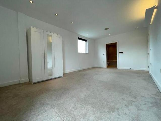 Apartment for sale in City Centre, Georgia