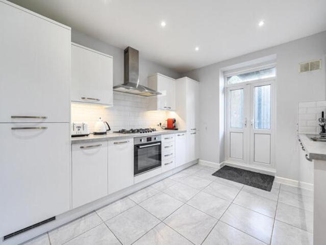 Apartment for sale in Greater London