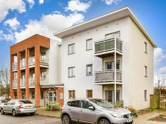 House for sale in Willesborough, Bridgefield