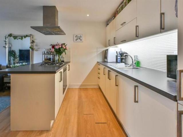 Apartment for sale in Navestock Side, Essex