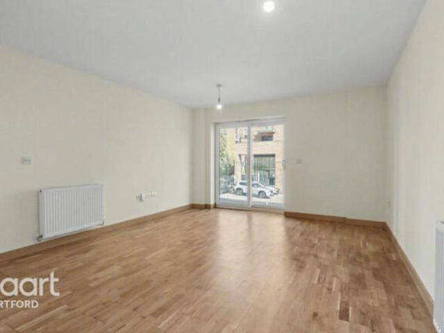 Apartment for sale in Monks Orchard, Kent