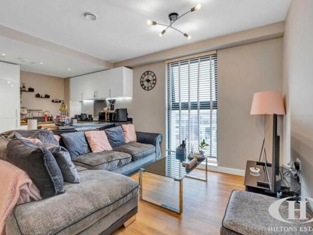 Apartment for sale in Slough