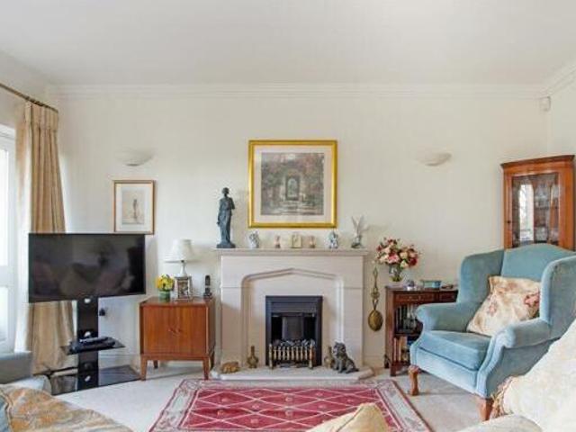 House for sale in Sleepers' Hill, Hampshire