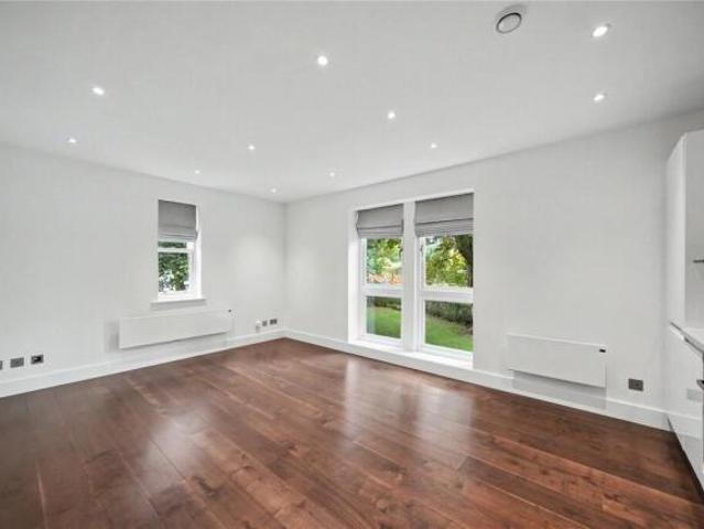 Apartment for sale in Harrogate, York and North Yorkshire