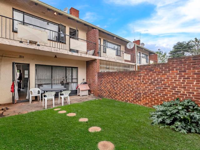 Apartment for sale in Vosloorus, Gauteng