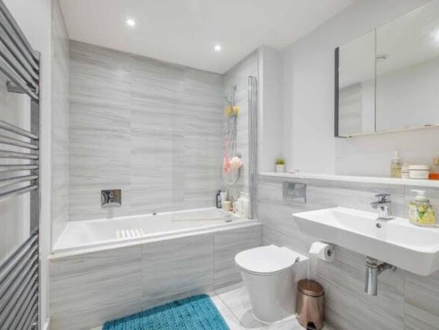 Apartment for sale in Slough