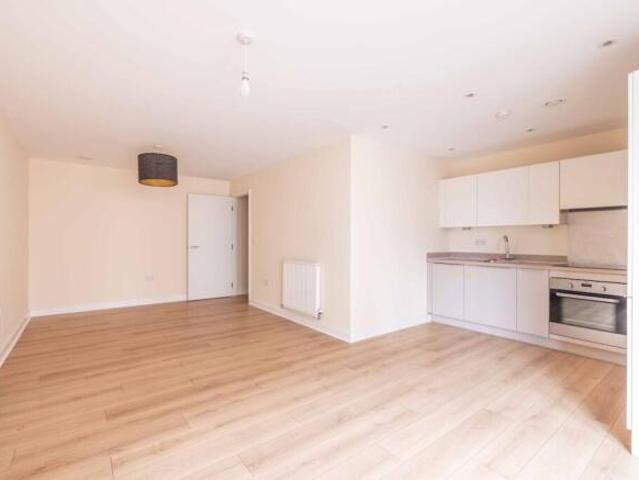 Apartment for sale in Slough