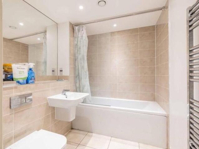 Apartment for sale in Slough