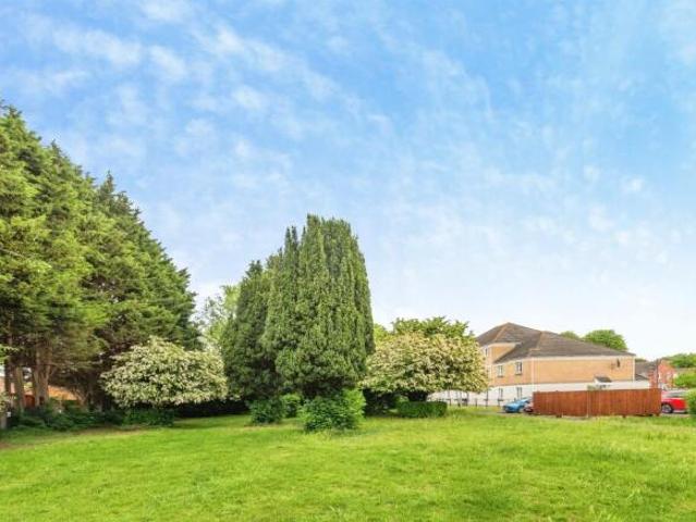 Apartment for sale in Rodbourne, Swindon