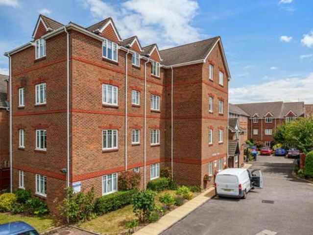 House for sale in Mount Hermon, Woking