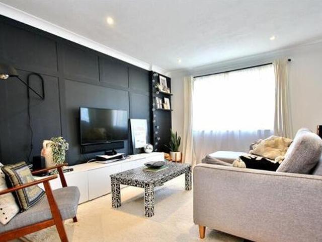 House for sale in Knaphill, Woking