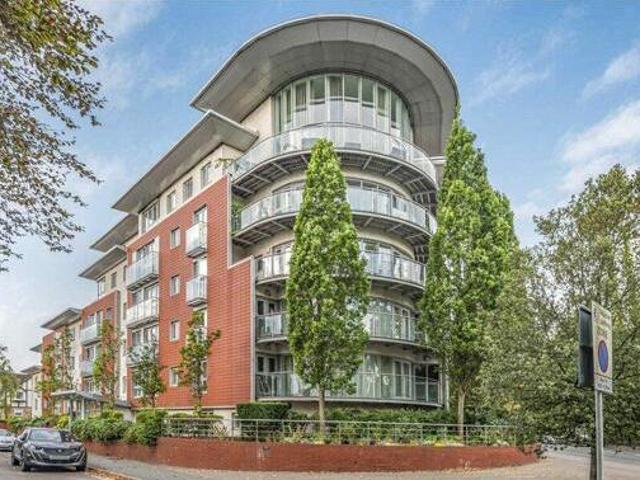 House for sale in Horsell, Woking