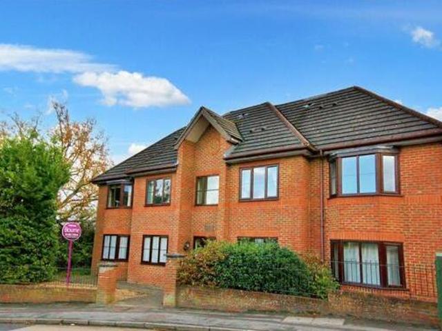 House for sale in Knaphill, Woking