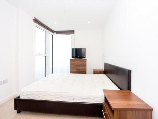Apartment for sale in Woodberry Grove Estate, Greater London