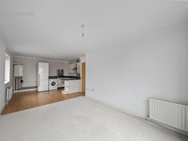 Apartment for sale in Wallington, Greater London