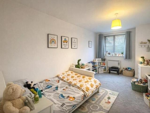 Apartment for sale in Slyfield, Westborough