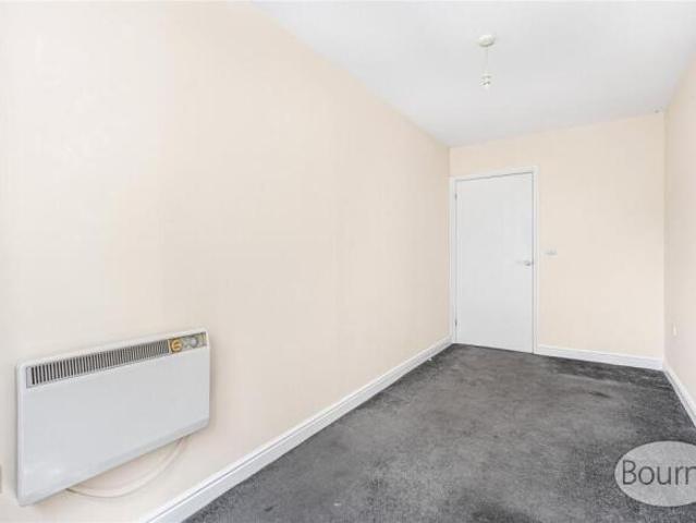 Apartment for sale in Slyfield, Westborough
