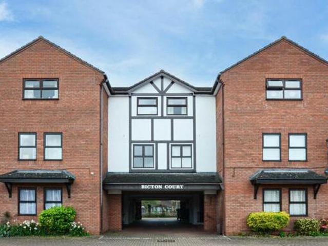 House for sale in St. Peter the Great County, St Peters