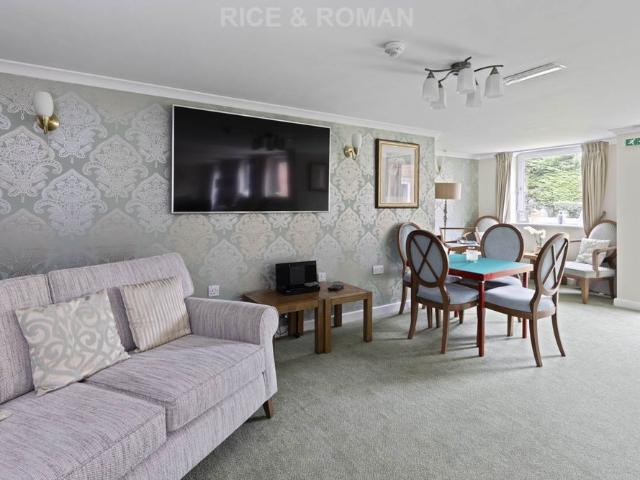 Apartment for rent in Lower Green Esher, Blackhills