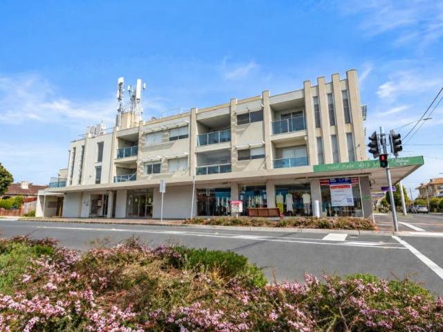 Apartment for sale in Glen Huntly, Melbourne