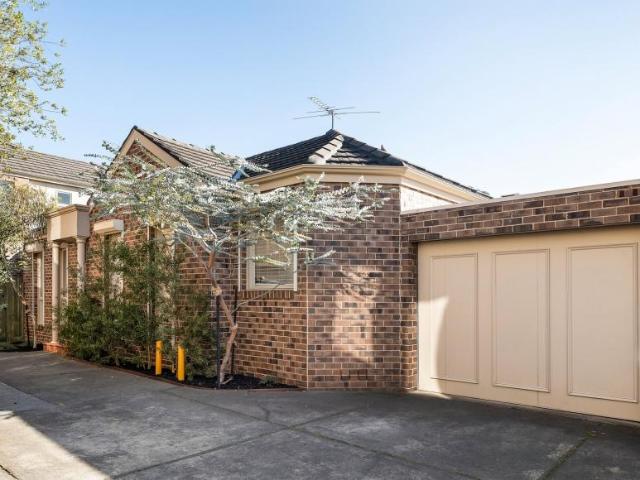 Apartment for sale in Glen Huntly, Melbourne