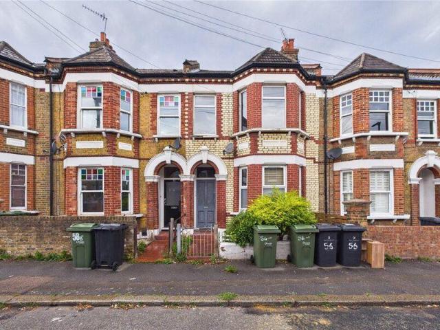 Apartment for sale in Cat Hill, England