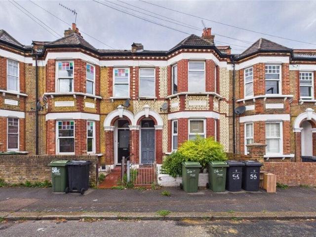 Apartment for sale in Cat Hill, England