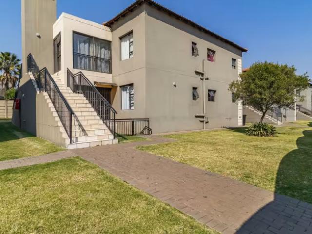 Apartment for sale in Goedeburg, City of Ekurhuleni Metropolitan Municipality