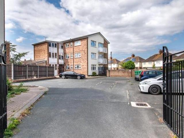 Apartment for sale in Shears Green, Hamerton
