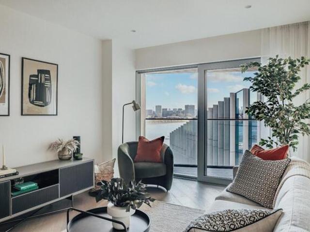 Apartment for sale in Greenwich Peninsula, Greater London