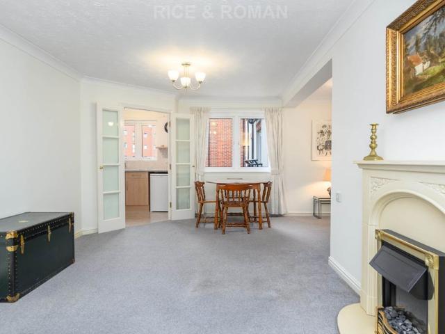 Apartment for rent in Woodcote, Epsom