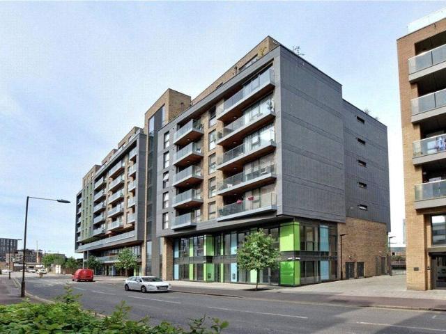Apartment for sale in Cat Hill, England