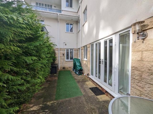Apartment for rent in Canford Cliffs, Poole