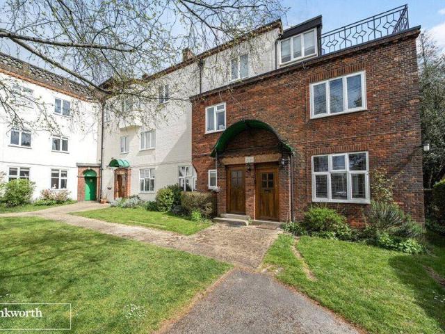 Apartment for sale in East Hampshire, Hampshire