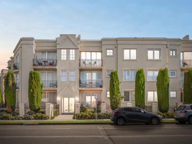Apartment for sale in Hampton, Melbourne