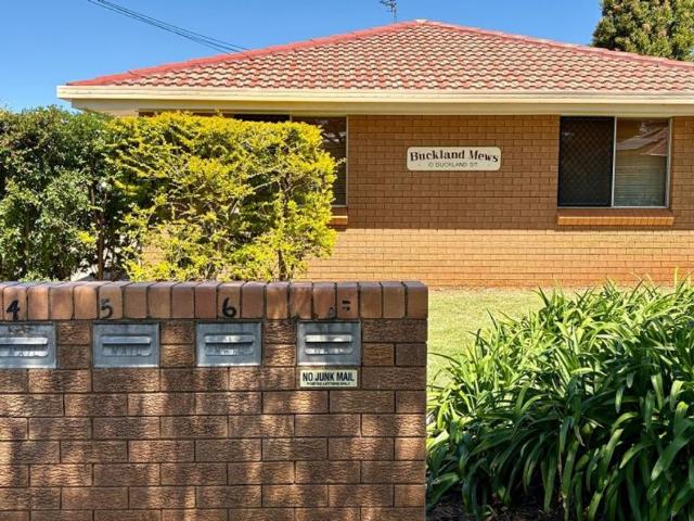 Apartment for rent in Harristown, Queensland