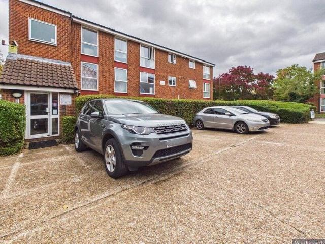 Apartment for sale in London Borough of Harrow, Greater London