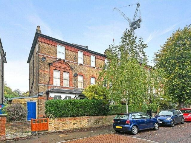 Apartment for sale in Cat Hill, England