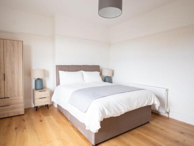 Apartment for rent in Bohemia, Guestling Green