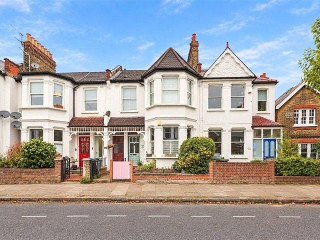 Apartment for sale in Cat Hill, England