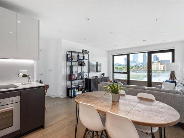 Apartment for sale in Cat Hill, England