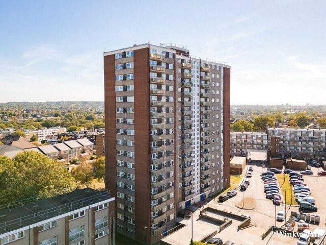 Apartment for sale in London Borough of Barnet, Greater London