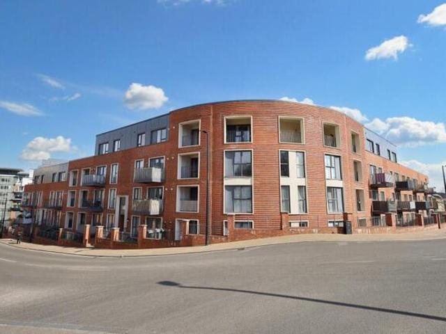 Apartment for sale in High Wycombe, Daws Hill