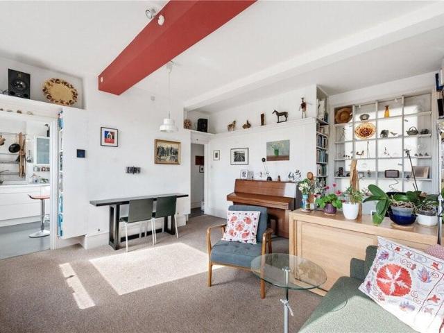 Apartment for sale in London Borough of Islington, Greater London